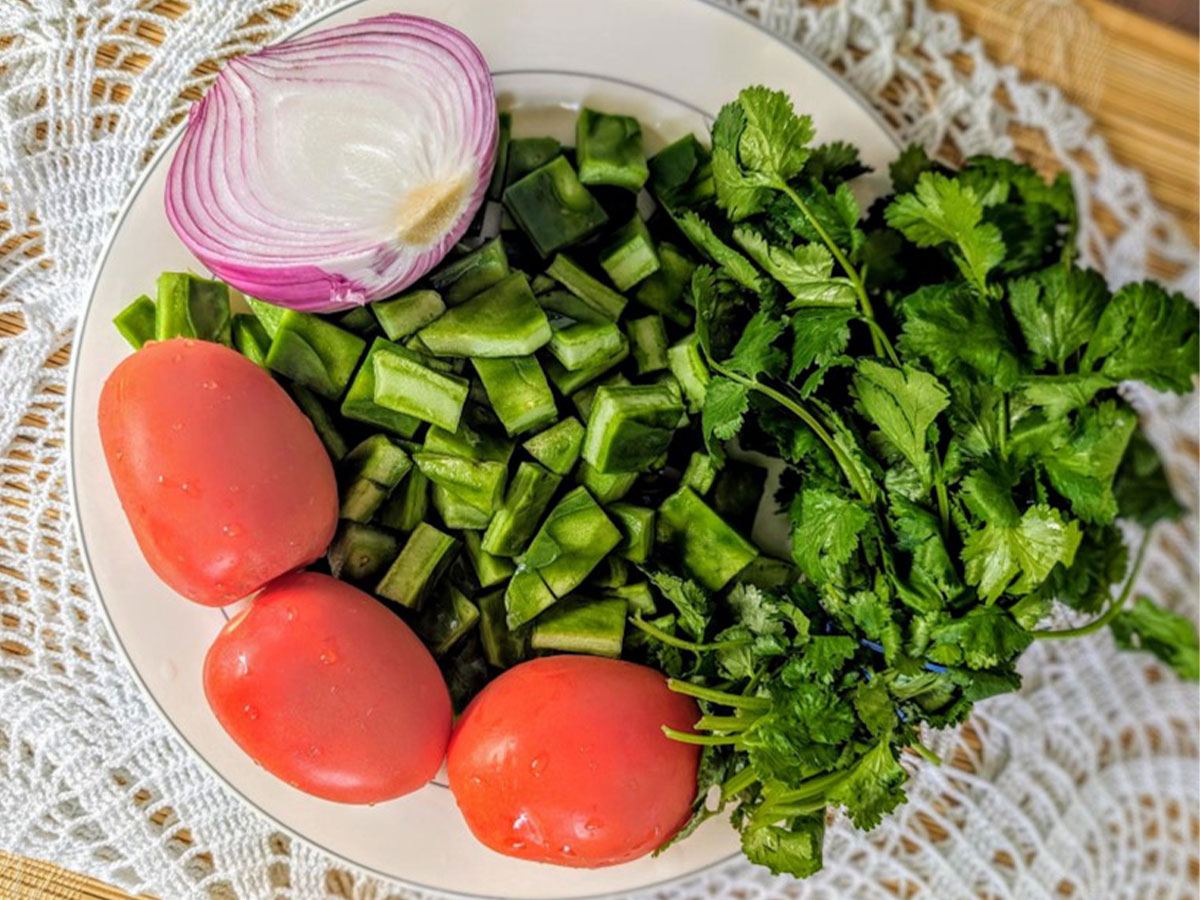 Nopales with tomato and onion